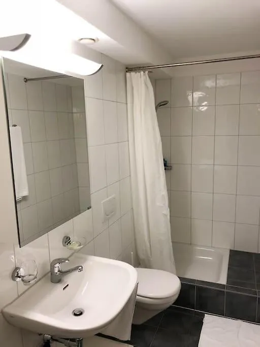 Centrally Located, Spacious Modern Apartment Цюрих